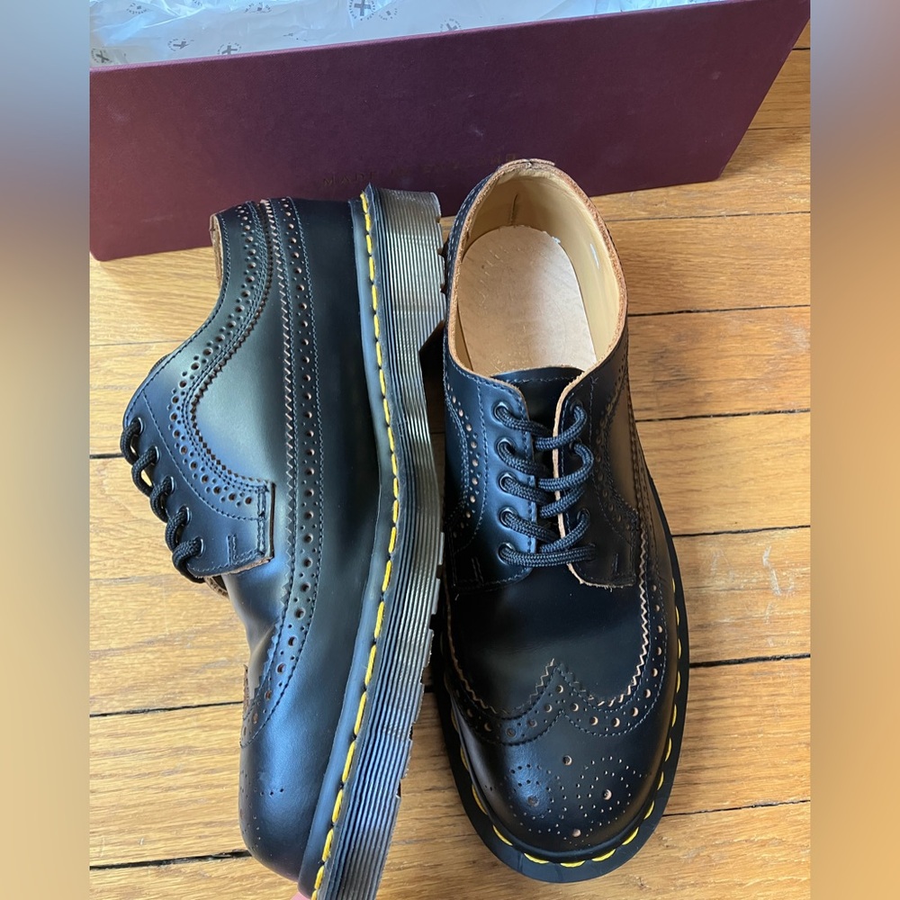 Dr. Martens 3989 Vintage Crown Tip Oxfords Made in England (MIE) - Black